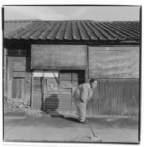 萩原義弘写真展「黒い屋根　－炭鉱住宅の記憶－」